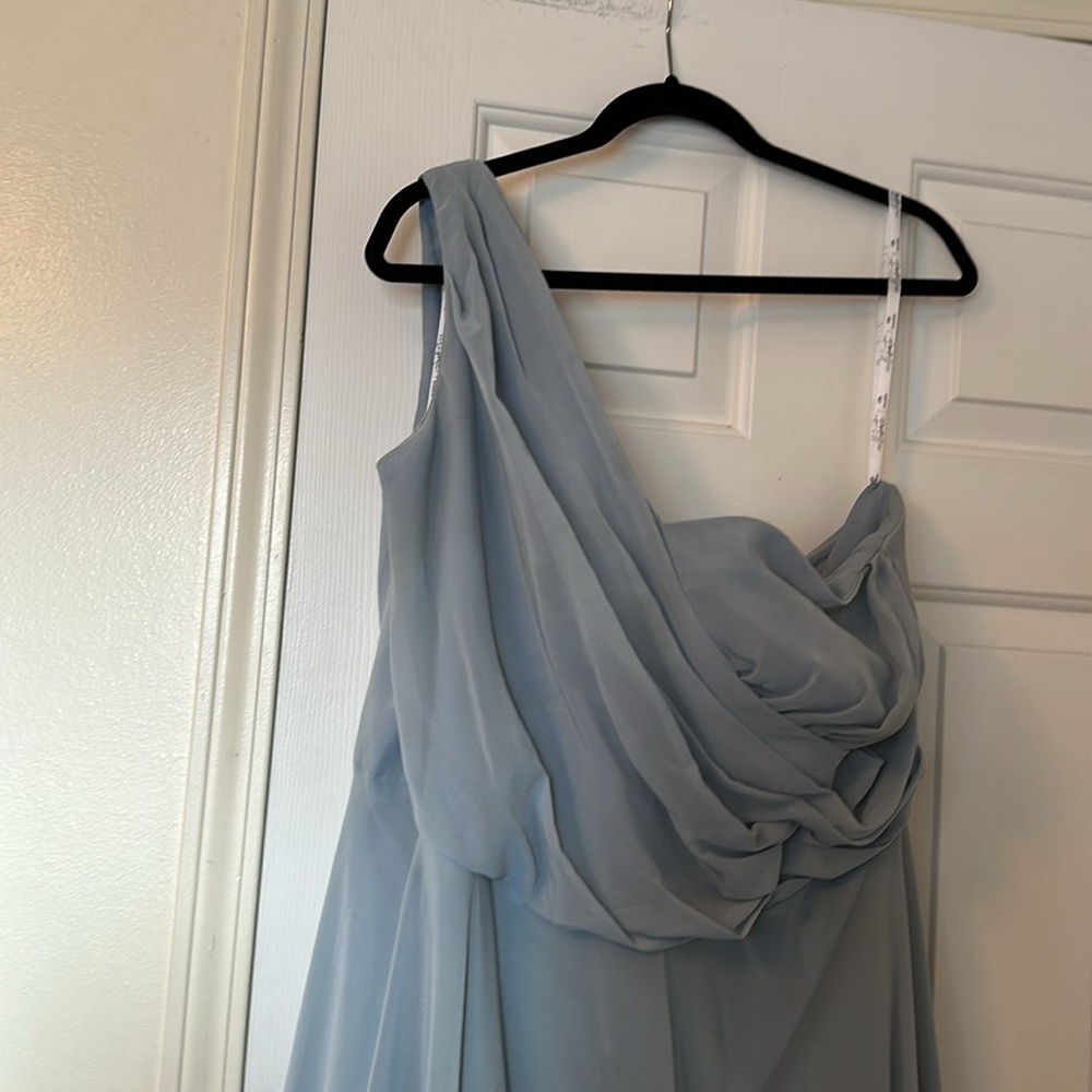 David’s Bridal Bridesmaid Dress- plus size - Picture 6 of 10